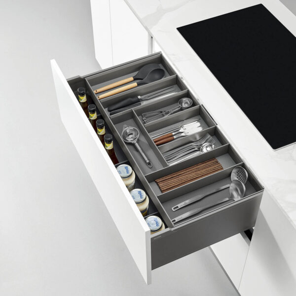 Encanto Series Pull-out Basket With Slidable Cutlery Tray
